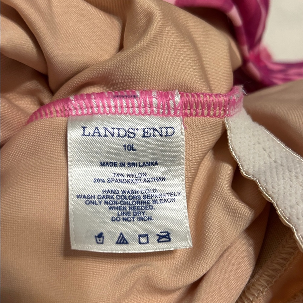 Lands’ End pink white swimsuit - Picture 6 of 6